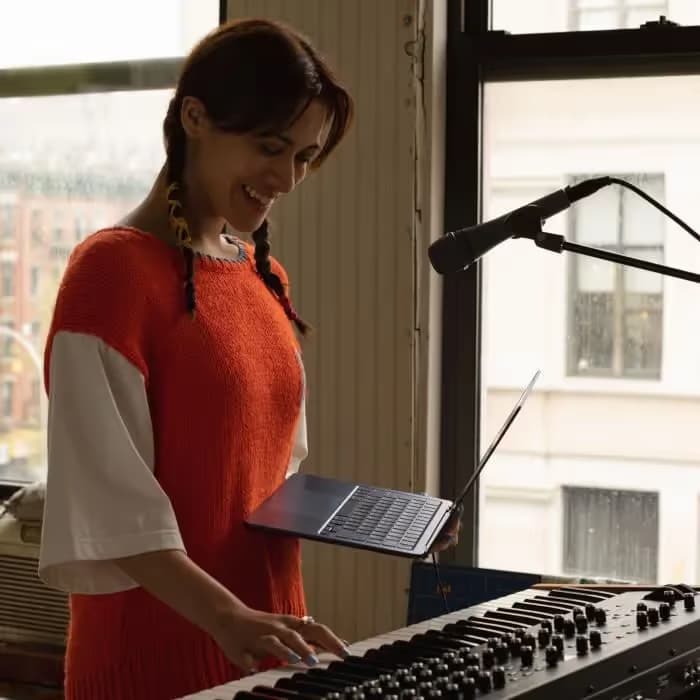 Apple - 13,6" MacBook Air M2 - RAM 16Go - Stockage 256Go - Gris Sidéral (MC7U4FN/A)  7